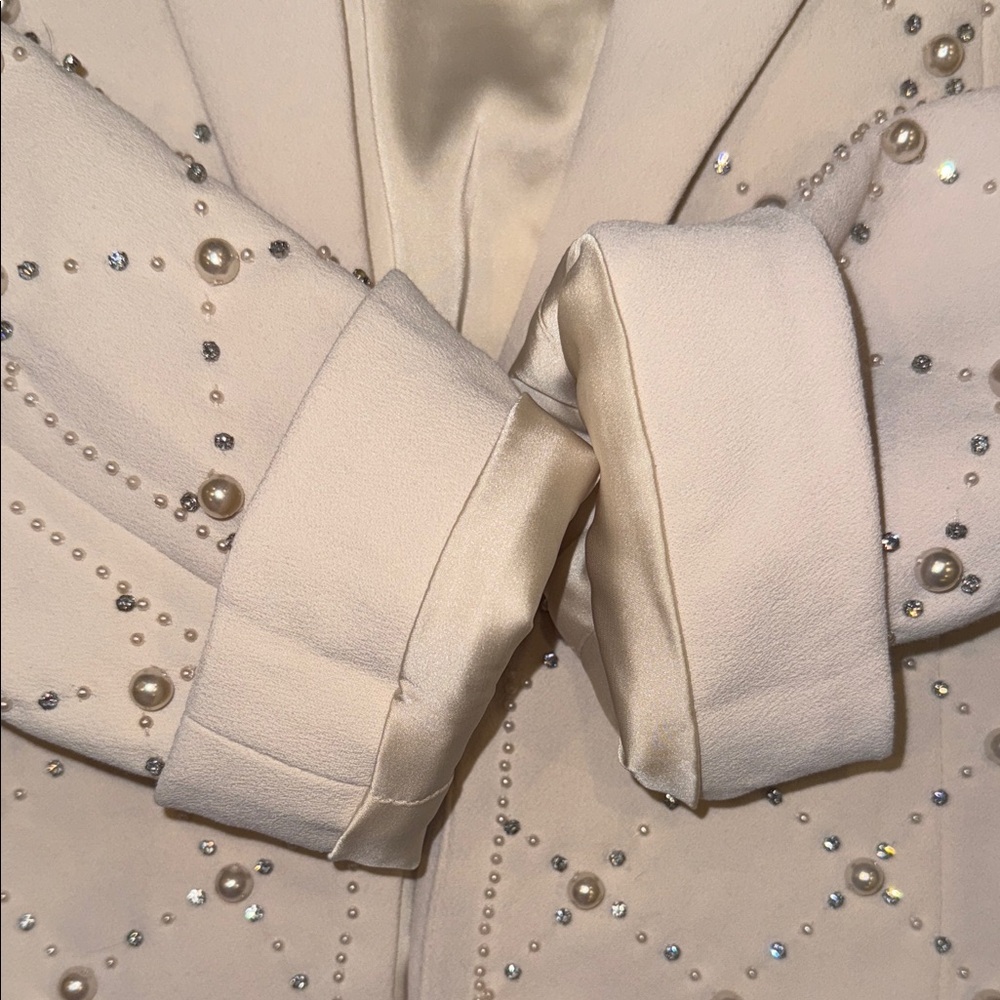 House of CB Ivory Blazer with Pearls and crystals. - Picture 4 of 14